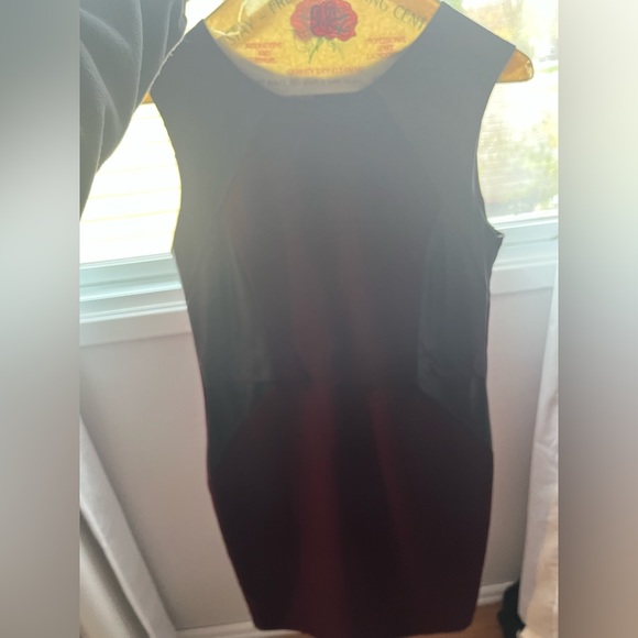 A beautiful burgundy party dress. - Picture 2 of 4